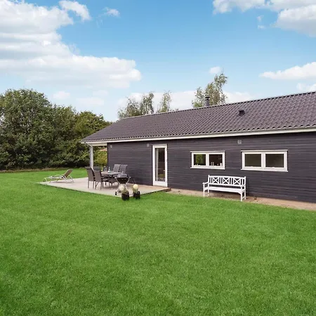 4 Bedroom Lovely In Feriehus *