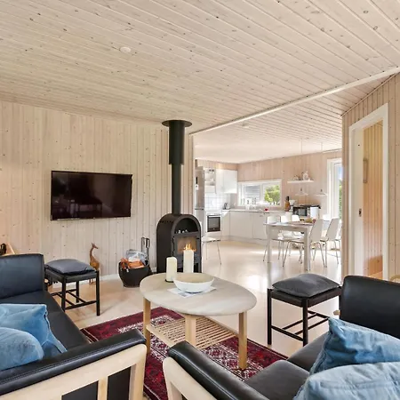 Feriehus 4 Bedroom Lovely In *