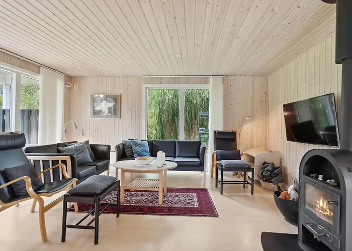 4 Bedroom Lovely In * Humble