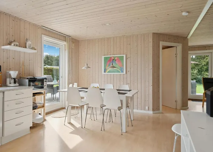 4 Bedroom Lovely In *