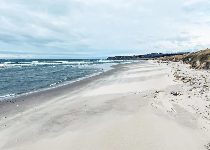 4 Bedroom Lovely In Holiday home Humble